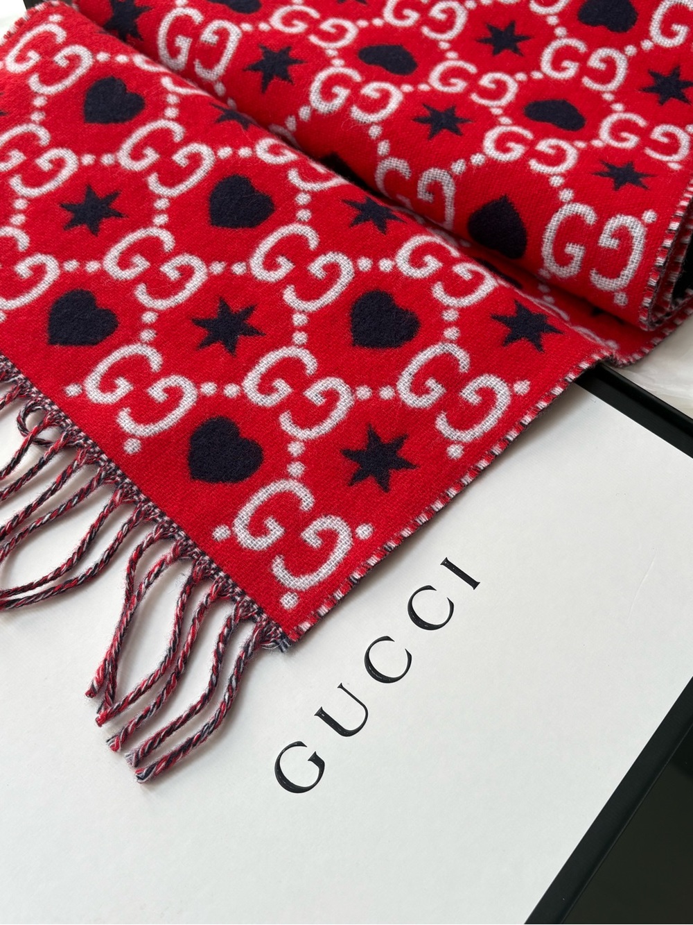 Gucci Heart & Star Scarf - Picture 5 of 7